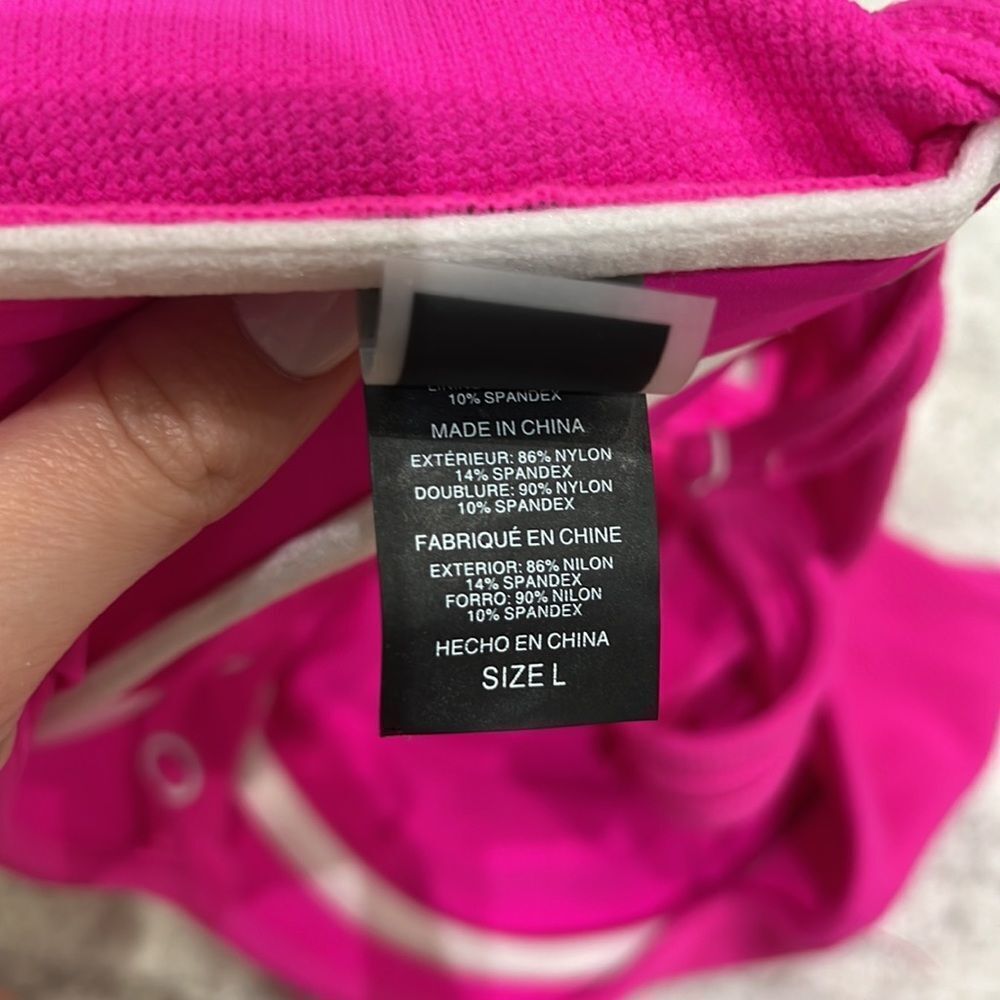Pink bikini - Picture 5 of 5